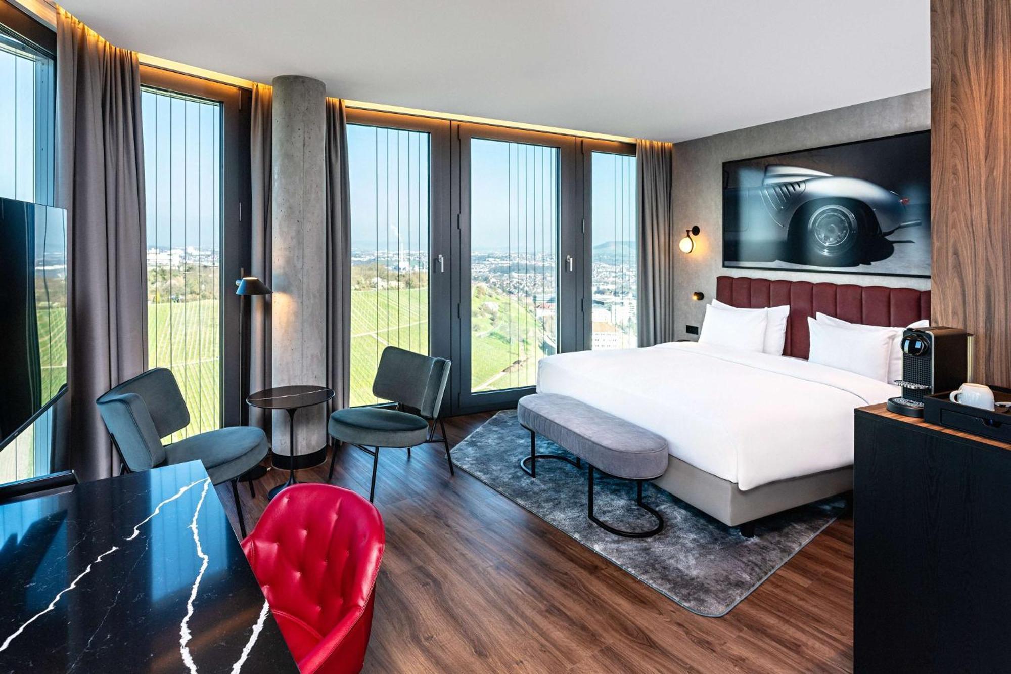 Radisson Blu Hotel At Porsche Design Tower Щутгарт Екстериор снимка